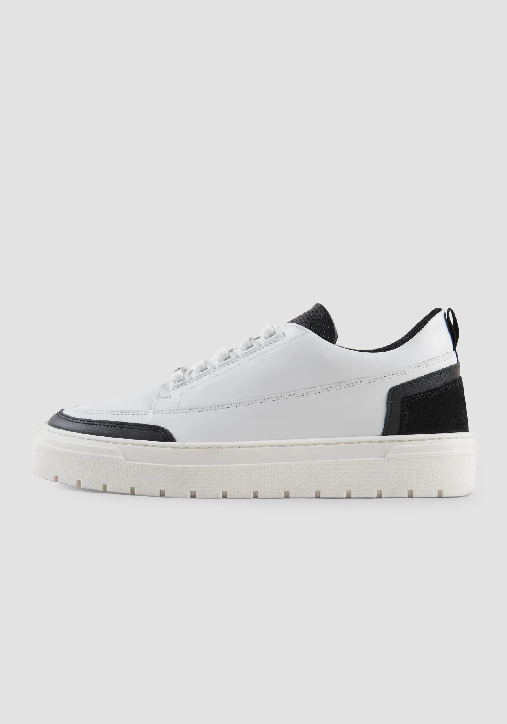 SNEAKER BASSA “FLINT EYELET” IN PELLE