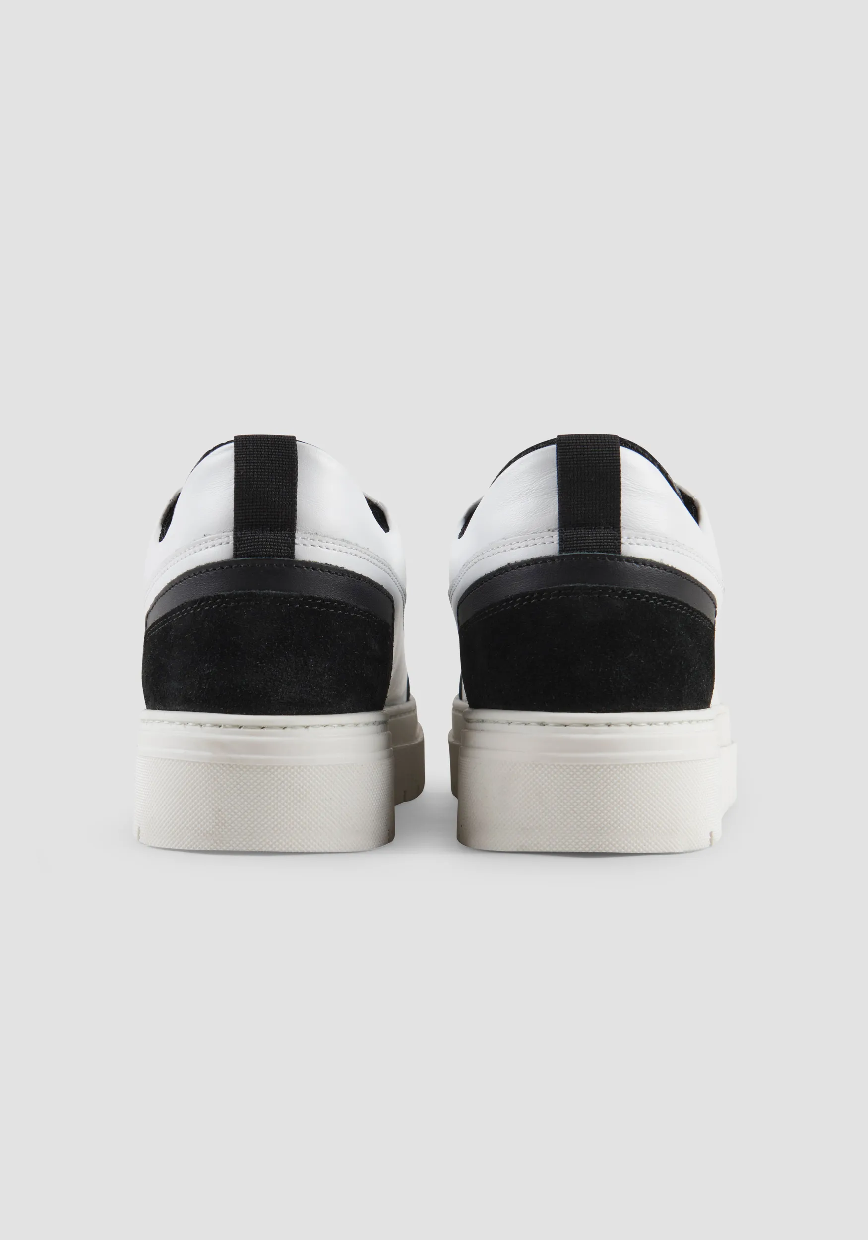 SNEAKER BASSA “FLINT EYELET” IN PELLE